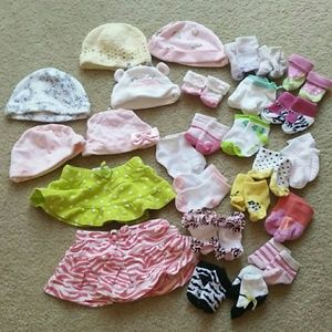 Lot of baby girl clothes newborn 0-3 months
