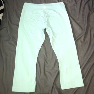 Cropped Wunder Under Lululemon leggings!