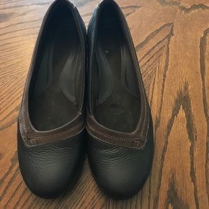 Two tone brown/tan Clark’s shoes. Size 10m