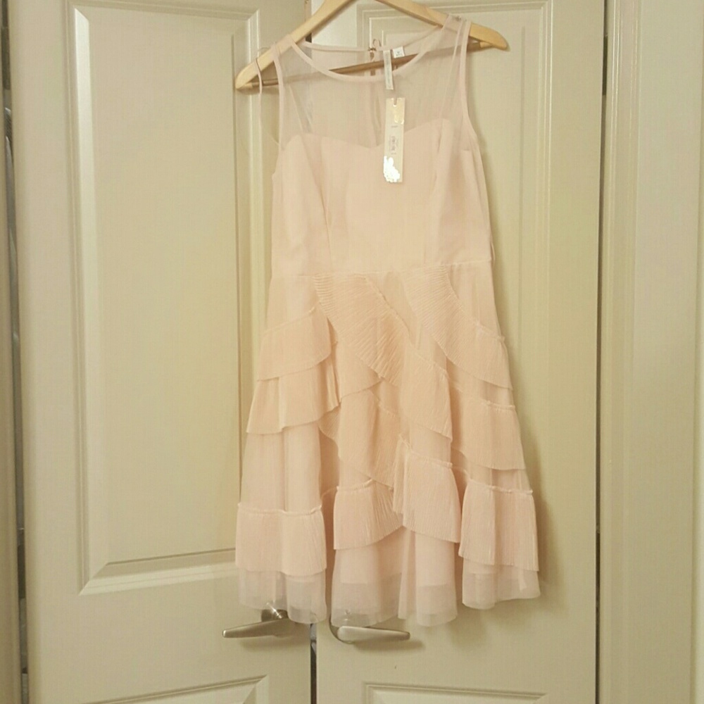 Dress - Picture 2 of 4