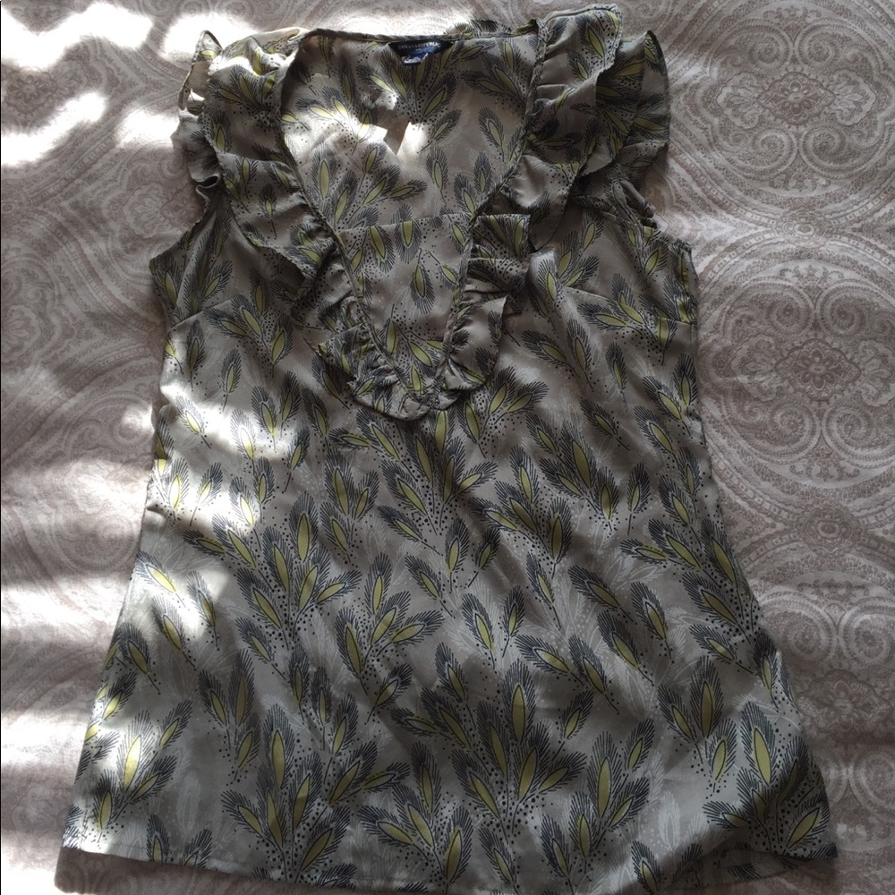 Banana Republic Short Sleeved Blouse Size XS