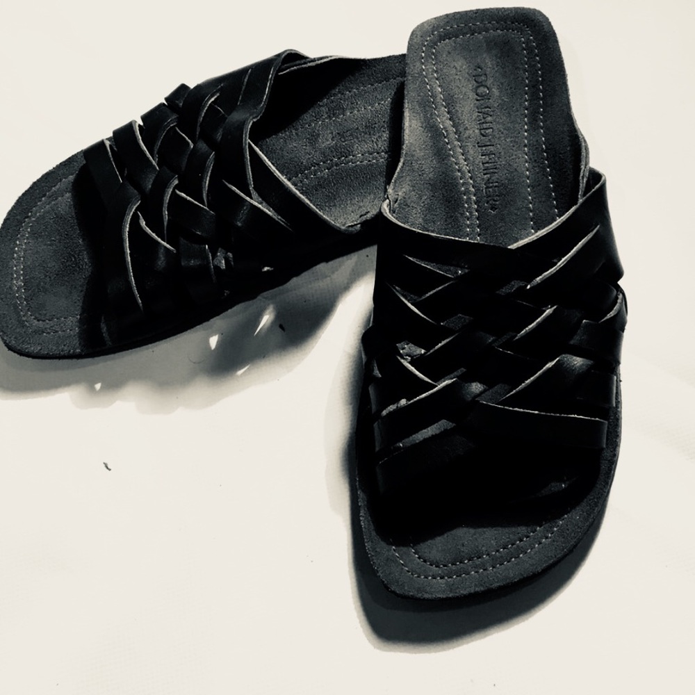 🎉BLACK FRIDAY SALE🎉Donald J Pliner sandals