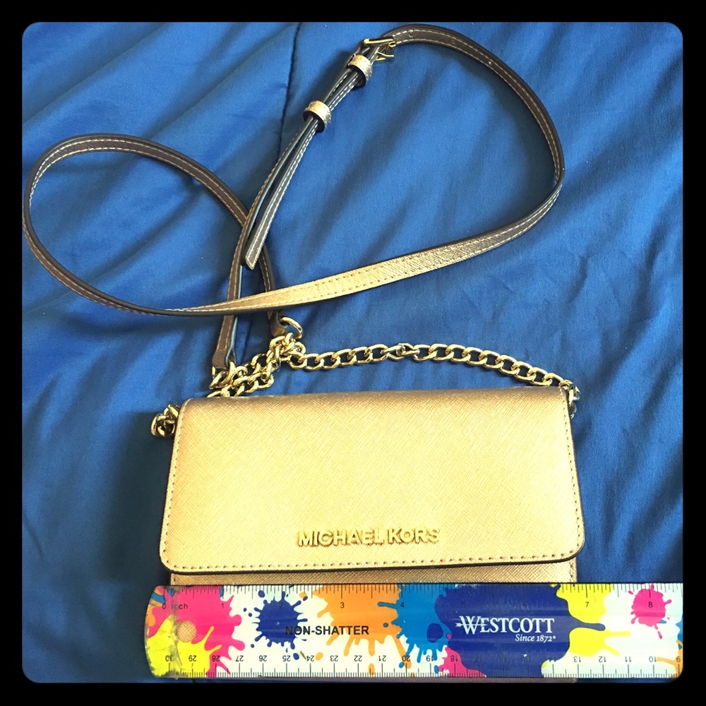 **SOLD** Michael Kors Jet Set Saffiano Crossbody