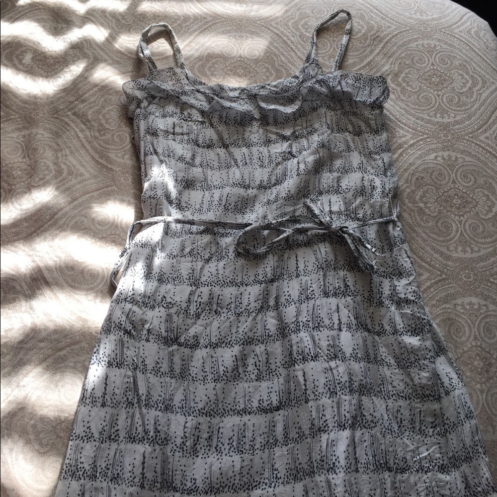 LOFT Patterned Tie-Waist Dress Size 4