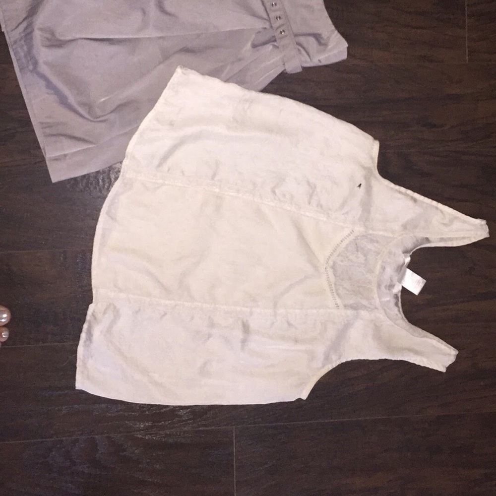 White Tank - Picture 4 of 4
