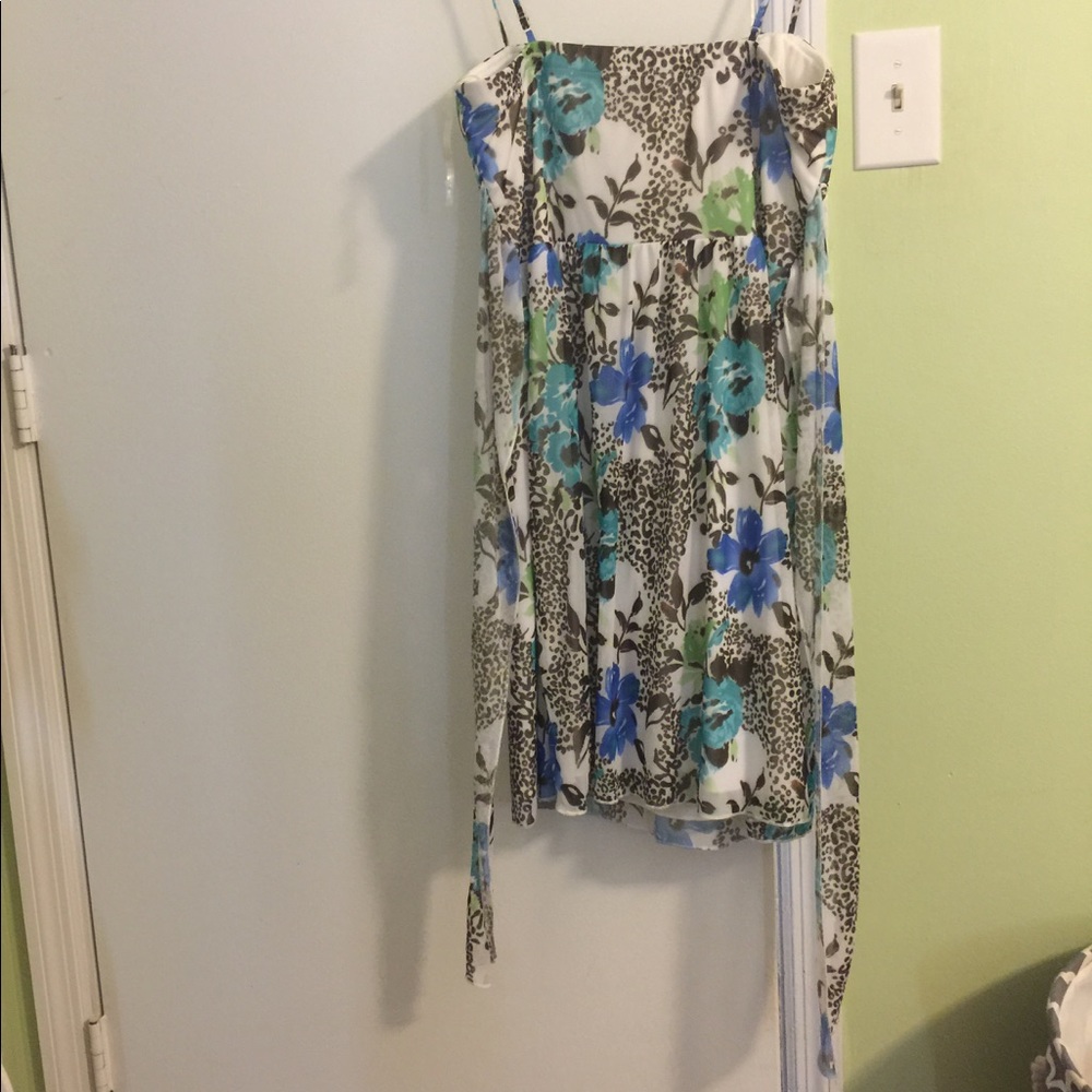 Dress - Picture 3 of 3