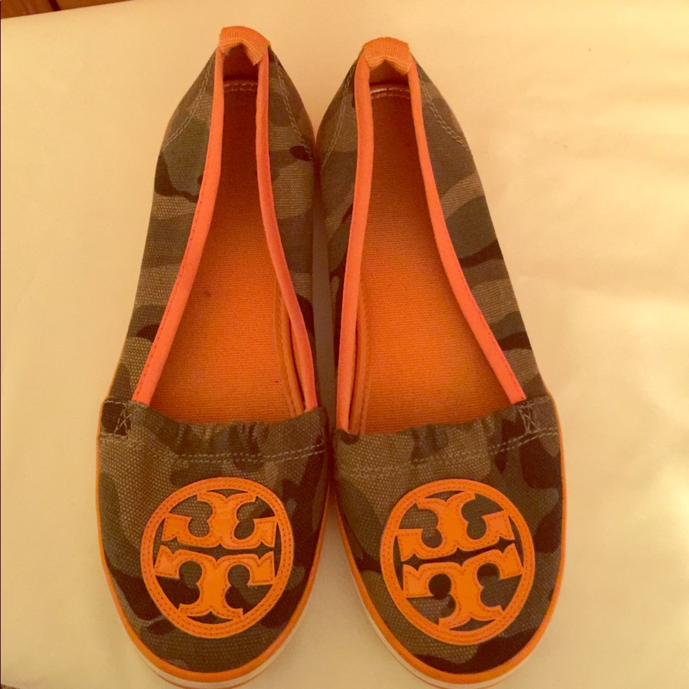 Tory Burch camouflage flat sneakers w/ orange logo