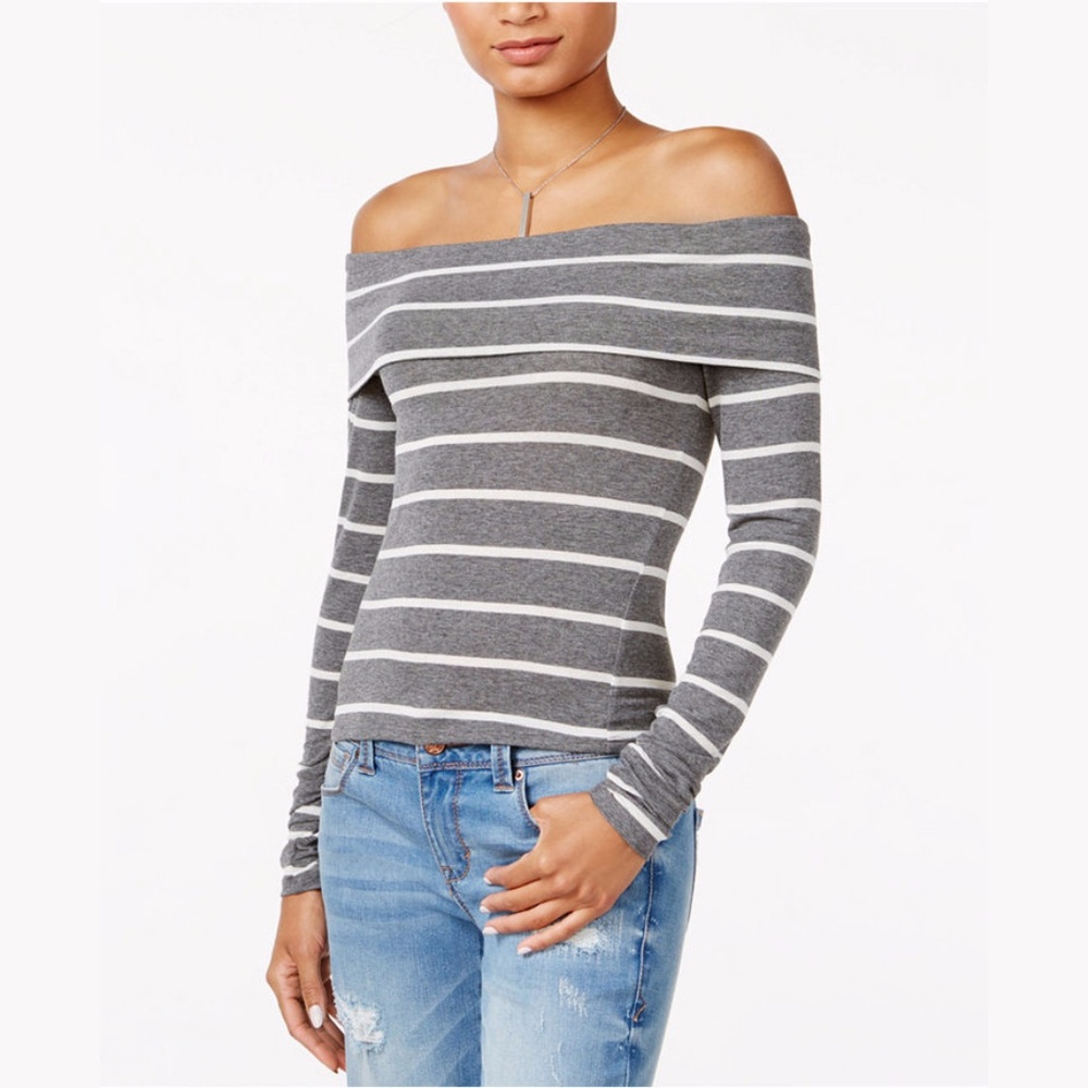 CHELSEA SKY Off Shoulder Top