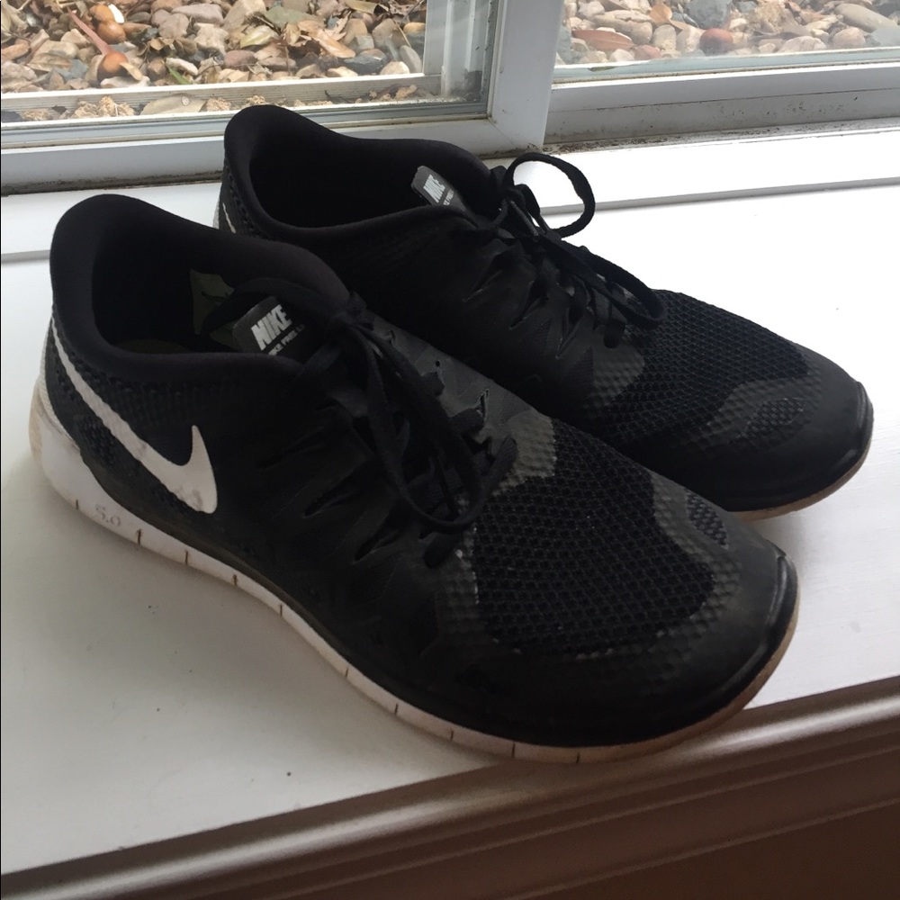 Black nike free