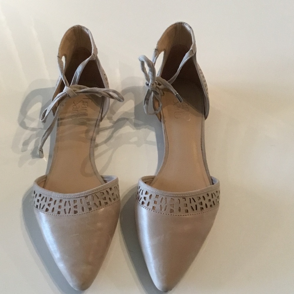 Cute and Comfortable Like New Leather Flats