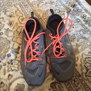 Nike free tennis shoes