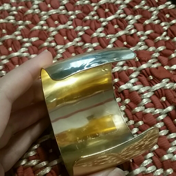 SOLD WIDE GOLD CUFF BRACELET - Picture 5 of 7