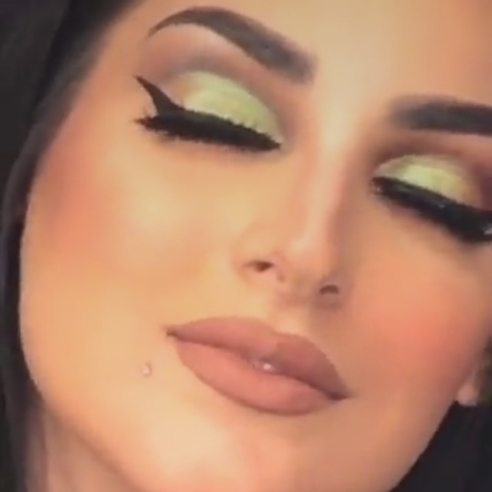 Meet your Posher, Lele