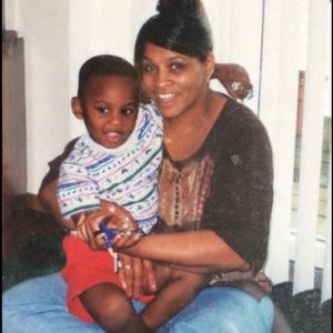 Meet your Posher, Carlos