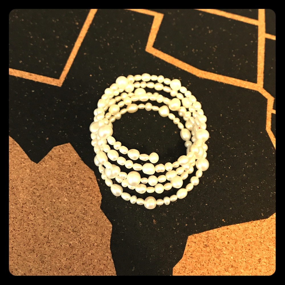 Pearl coil bracelet