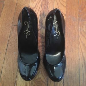 Jessica Simpson black pumps