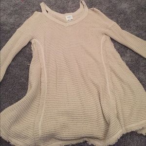 Boutique style cold shoulder. Color is oatmeal.