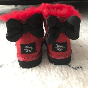 Minnie mouse uggs