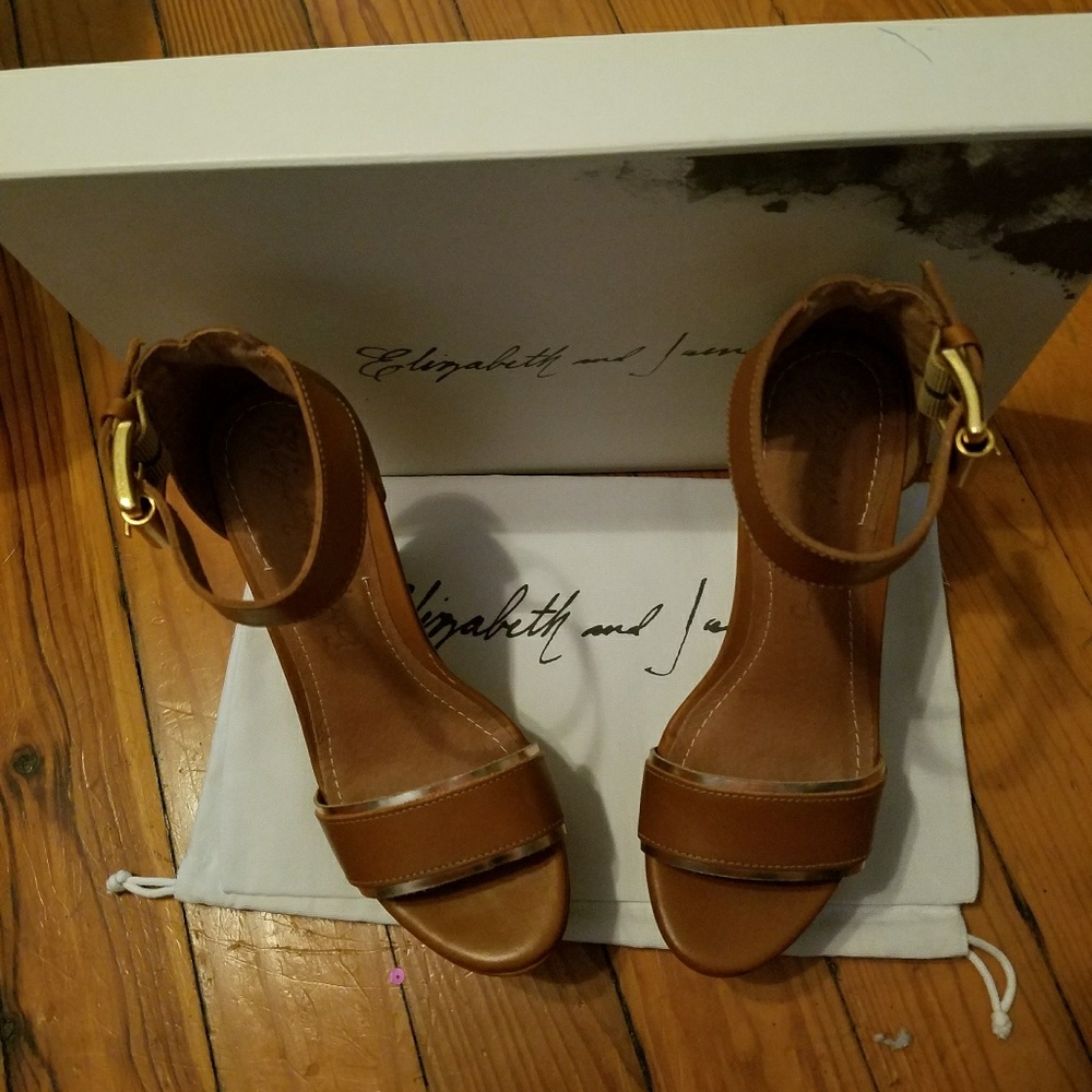 Elizabeth and James E-Sibil Platform Shoes. 6.5