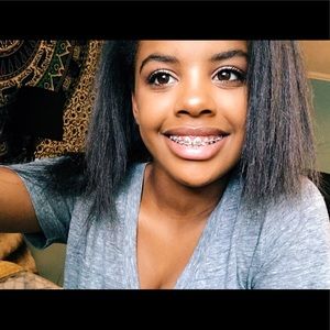 Meet your Posher, Aletha