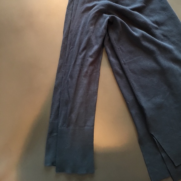 Loft NWOT DARK grey sweater - Picture 4 of 4