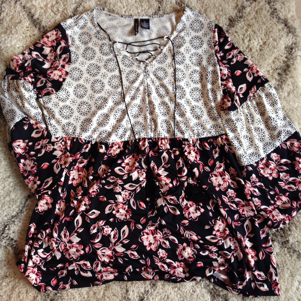 New Directions flows Floral peasant top size 1x