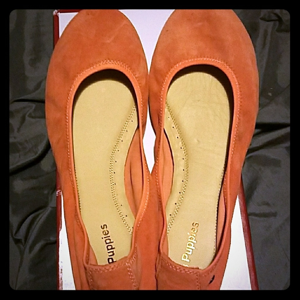 Hush puppies flats