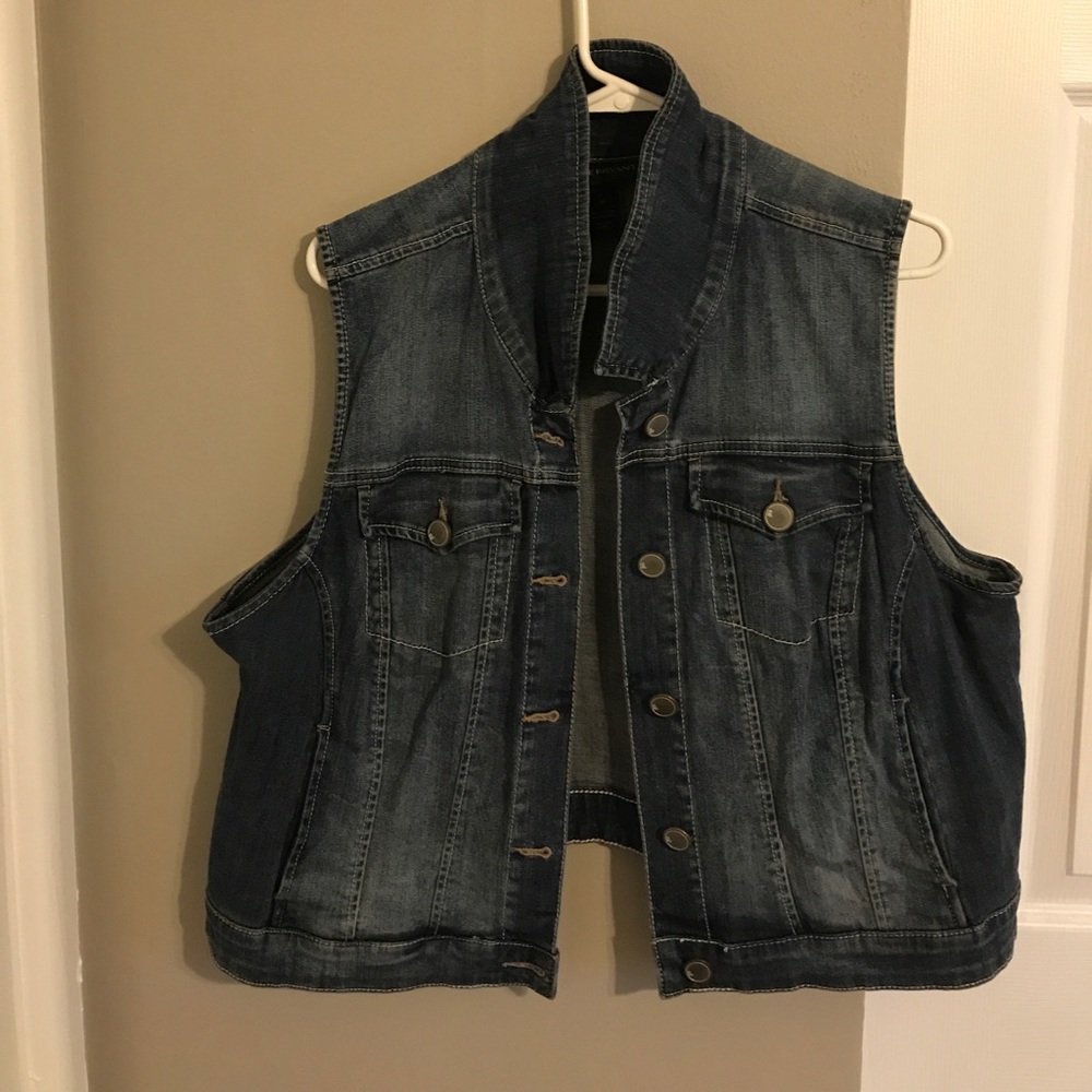 Sleeveless denim vest