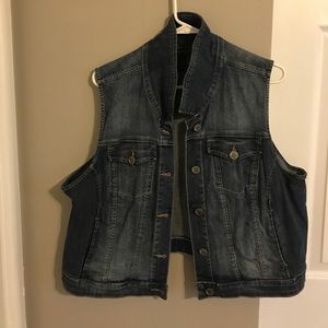 Sleeveless denim vest