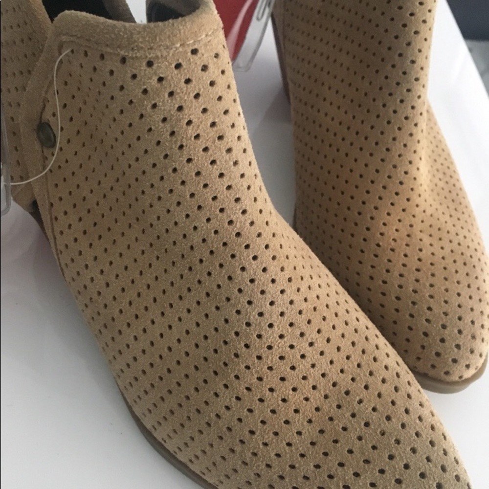 Ankle boots