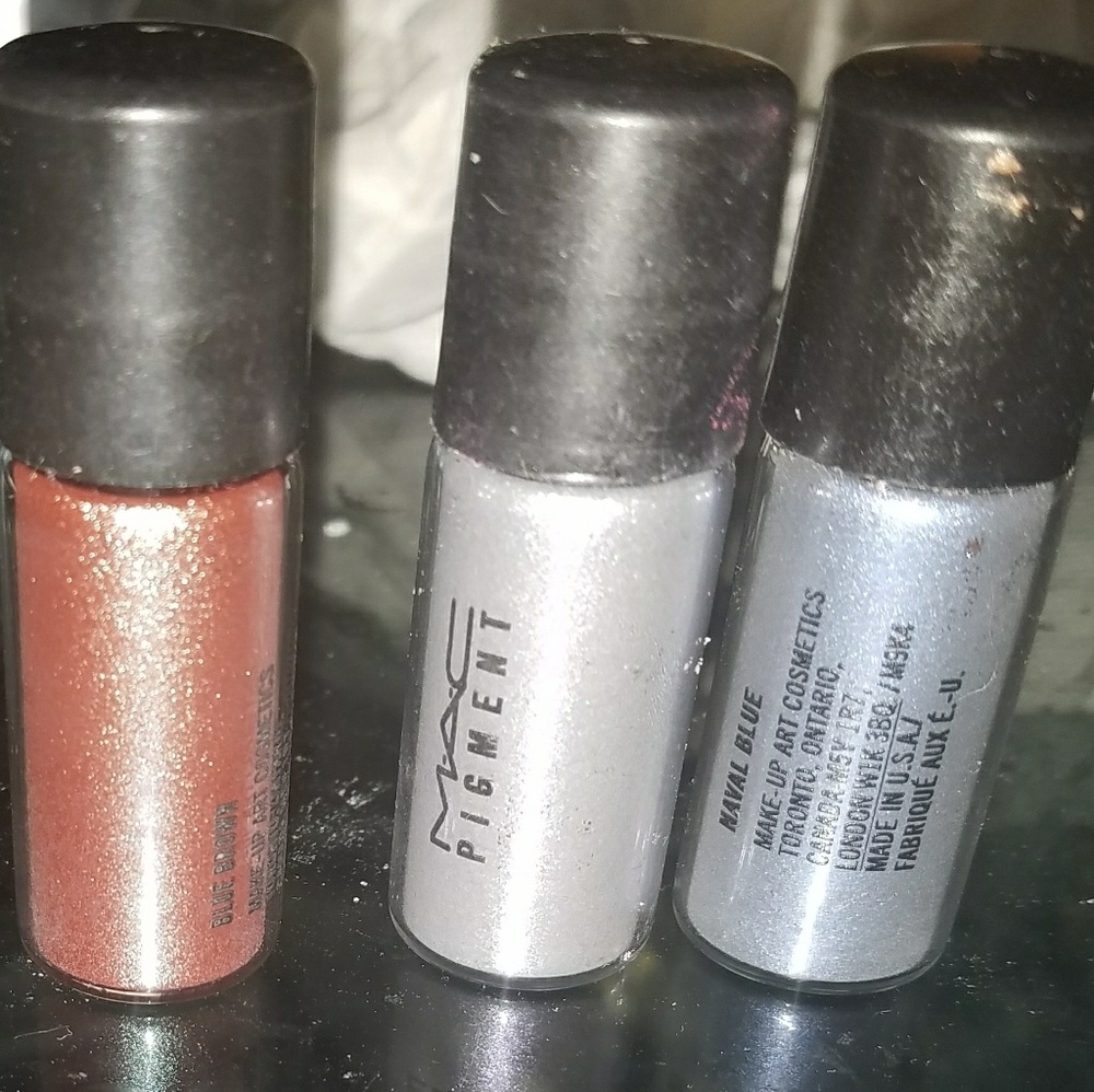 MAC pigments