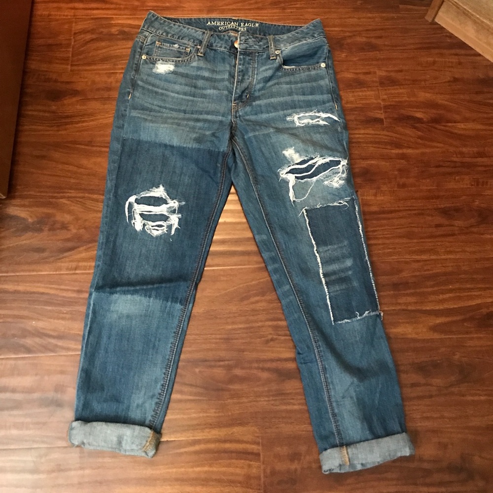 American Eagle boyfriend style cropped jeans