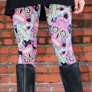 ONLY ONE LEFT! Plus Size Sugar skull leggings