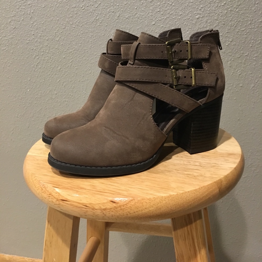 SODA Ankle Boots