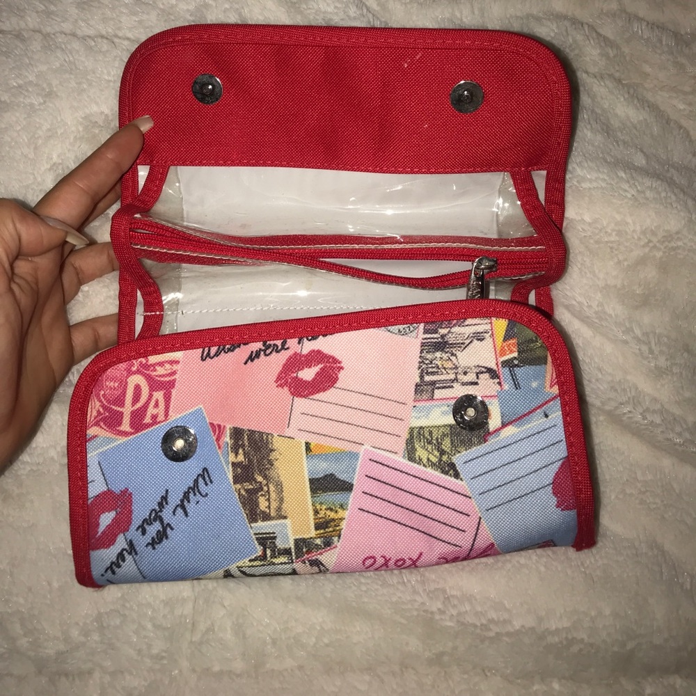 Travel bag. - Picture 2 of 5