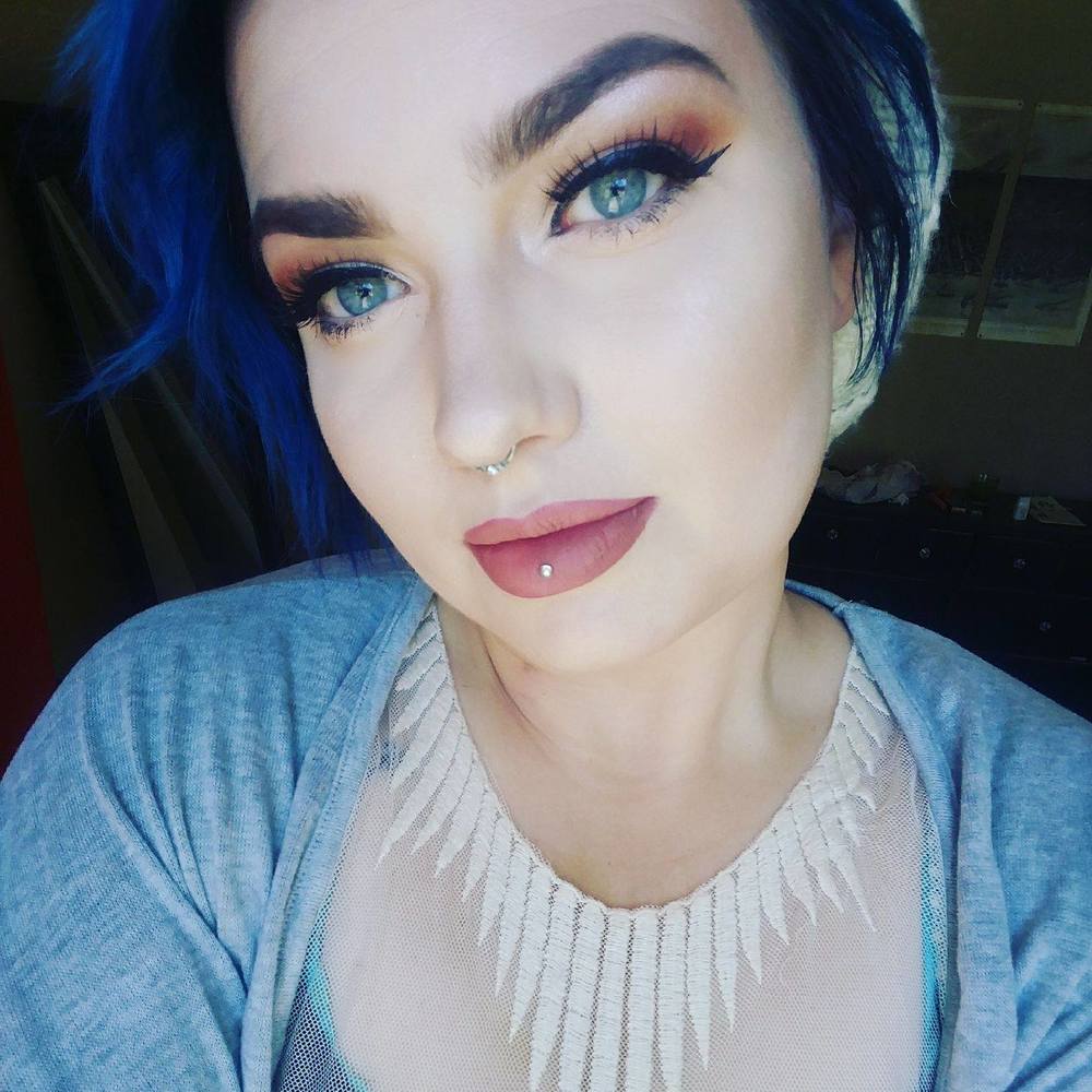 Meet your Posher, Samantha