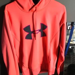 Pink under armor sweatshirt