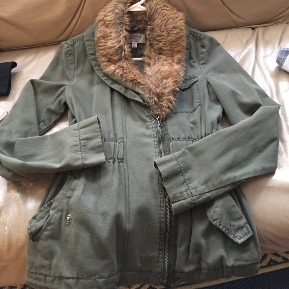 Nice jacket - Picture 2 of 6