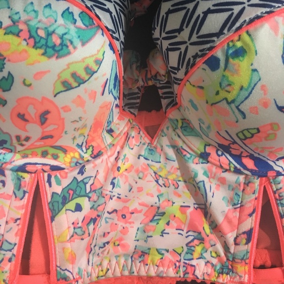 Victoria’s Secret Very Sexy Balconet Bralette/Bra - Picture 5 of 5