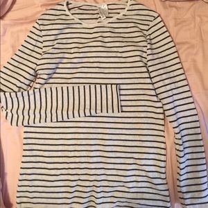 H&M black and heather gray striped shirt. Sz M