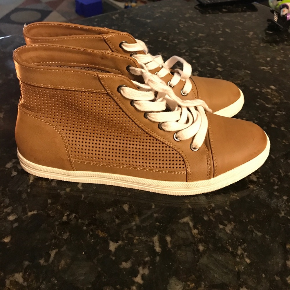 Calvin Klein Almost New