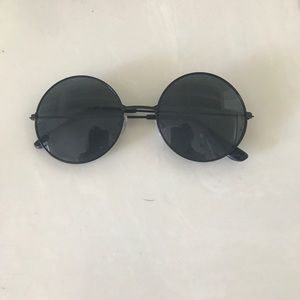 Black Round Sunglasses