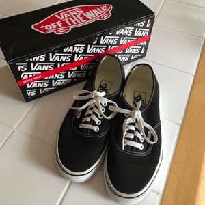 Black/White Authentic Vans M 7.5 W 9