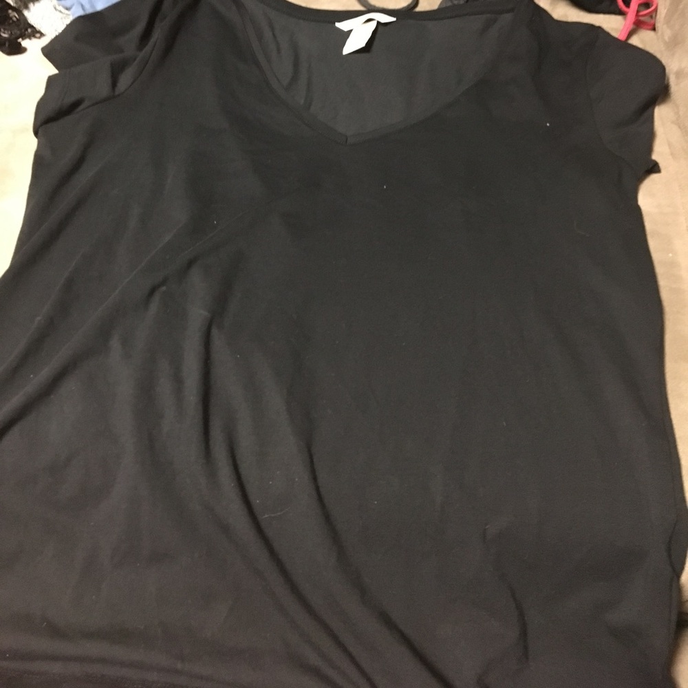 Black short sleeve shirt