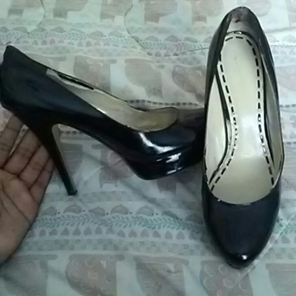 High heels - Picture 2 of 2