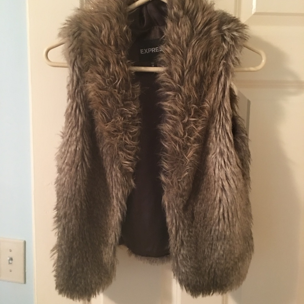 Express XS fur vest