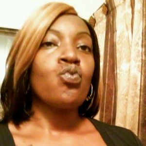Meet your Posher, Saquita