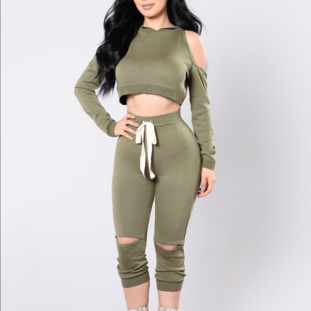 Fashion Nova Joggers Olive