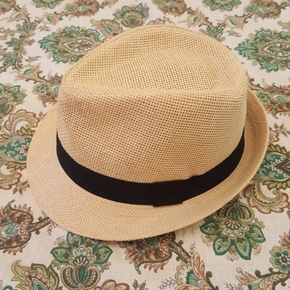 🍁🍂Straw Fedora w/black ribbon🍂🍁