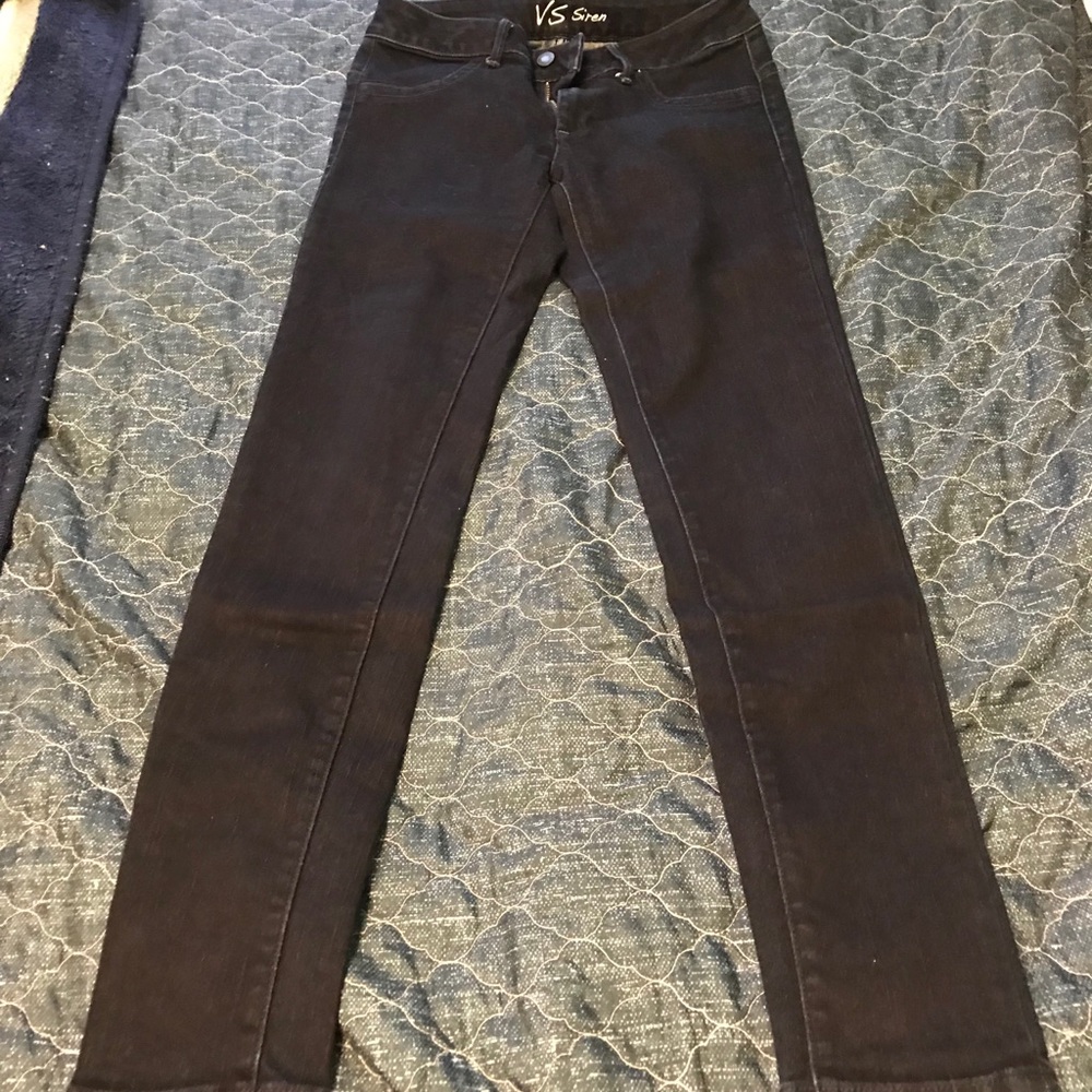 VS Siren Jean